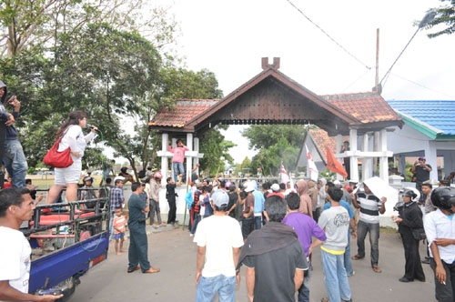 Sri Guna Kembali Caci Maki DPRD