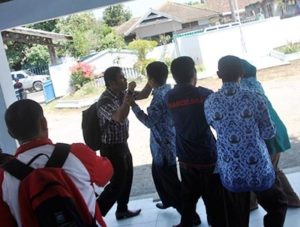 Suami Meninggal Dua Istri Rebutan Gaji