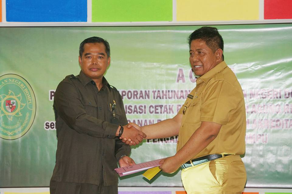 PN Dompu Sampaikan Laporan Tahunan