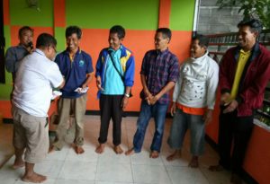 Drs Arifin Juara Catur Mini Dompu