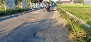 Ruas Jalan Selaparang Matua Minta Perbaikan
