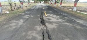 Jalan Negara Rusak Ancam Keselamatan Pengendara