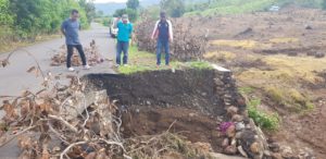 Diterjang Banjir, Jalan Lune Jambu Nyaris Putus
