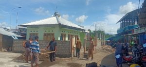 Pedagang Swadaya Bangun Pagar Musholah