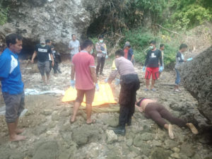 Temuan Mayat Dipinggir Pantai, Dibunuh Atau Bunuh Diri