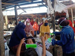 Cegah Penularan Corona KONI Bagikan Ribuan Masker