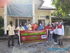 Tebar 1.000 Face Shield Sembako di Lotim INTI dan JMSI NTB Berkolaborasi