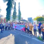 Peringati Hari Anti Korupsi, Kejari Dompu Bagikan Stiker “Lawan Korupsi”
