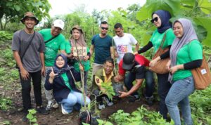 PT Sumbawa Timur Mining Dukung Hari Menaman Pohon di Kabupaten Dompu