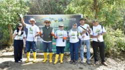 Peringati Hari Mangrove Sedunia dan HUT ke 62 Bank NTB Syariah Tanam Mangrove di Kawasan Ekonomi Ekowisata Paremas