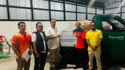 Tanggap Bencana Kebakaran Desa Adat Sade, Bank NTB Syariah Salurkan Bantuan Air Bersih dan Paket Sembako